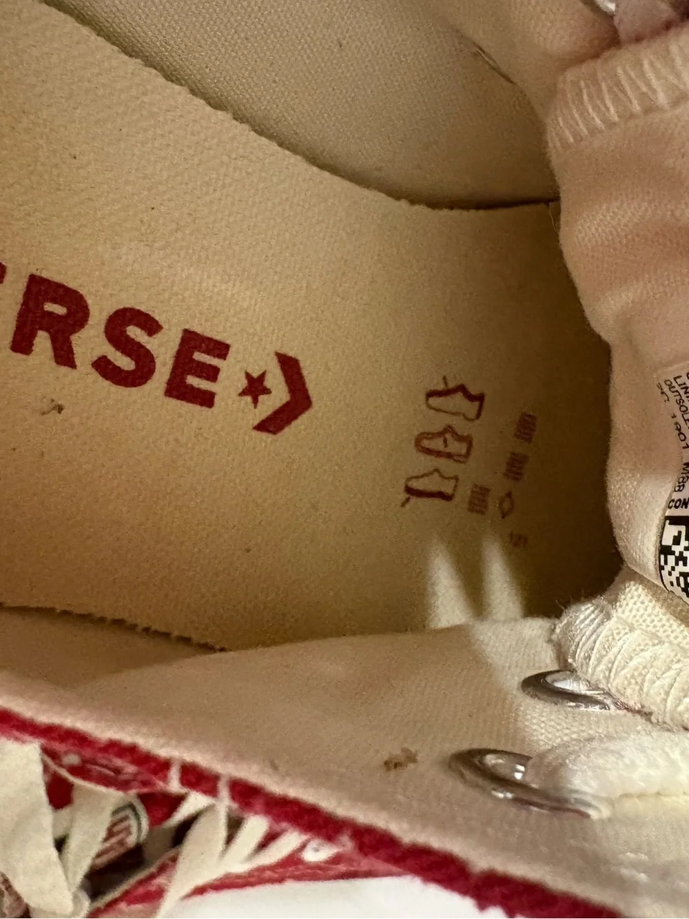 SOLD-Converse - Picture 5 of 6